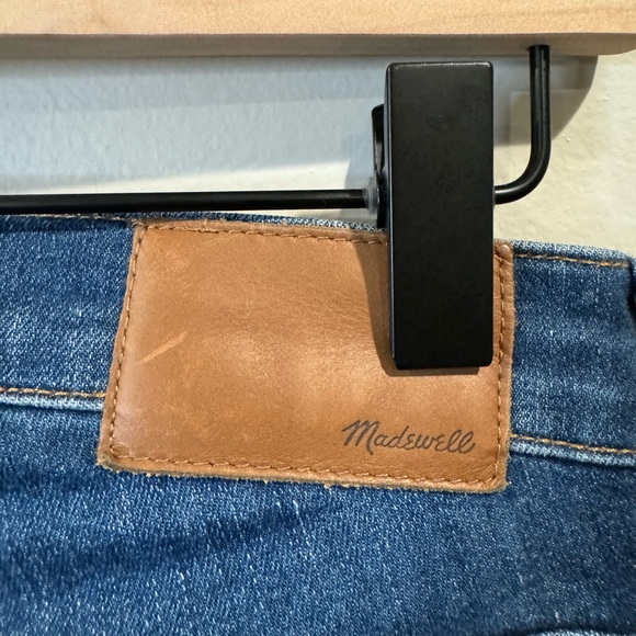 Madewell 9” High-Rise Skinny Crop Jeans: Destructed-Hem Edition - Picture 5 of 9